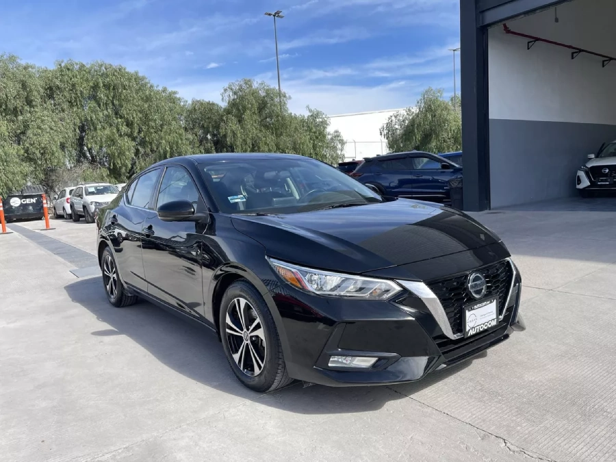 nissan sentra color negro 2020